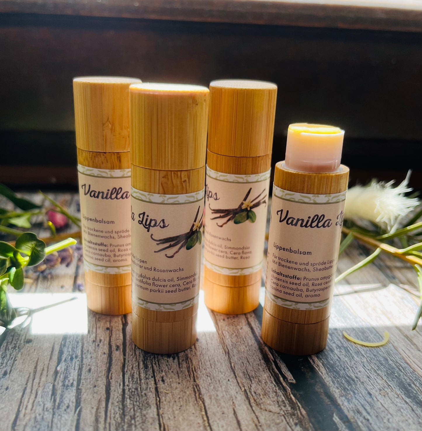 „Vanilla lips“ Lippenbalsam mit Bienen- und Rosenwachs - Vanillearoma